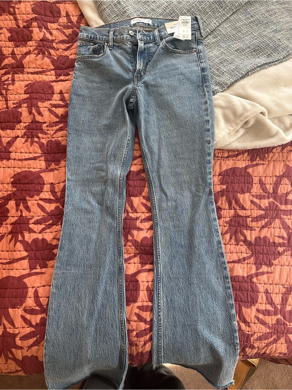 Abercrombie & Fitch Medium Blue Flared Women's Jeans 26 Long